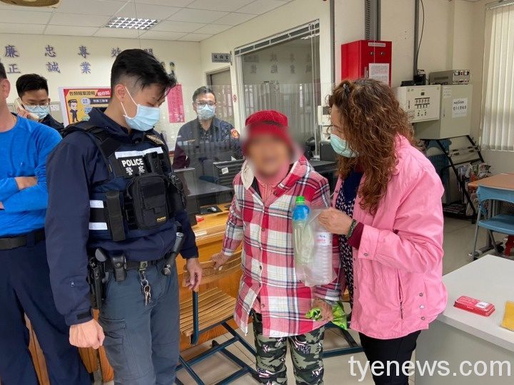 老婦北上與子團聚 外出迷途迴龍警助返家 wp 1612925820160