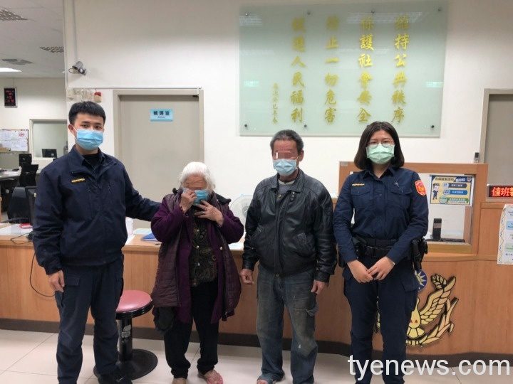 86歲老婦雨中迷途 中新派出所胡藤耀機警協助返家 wp 1613020893603