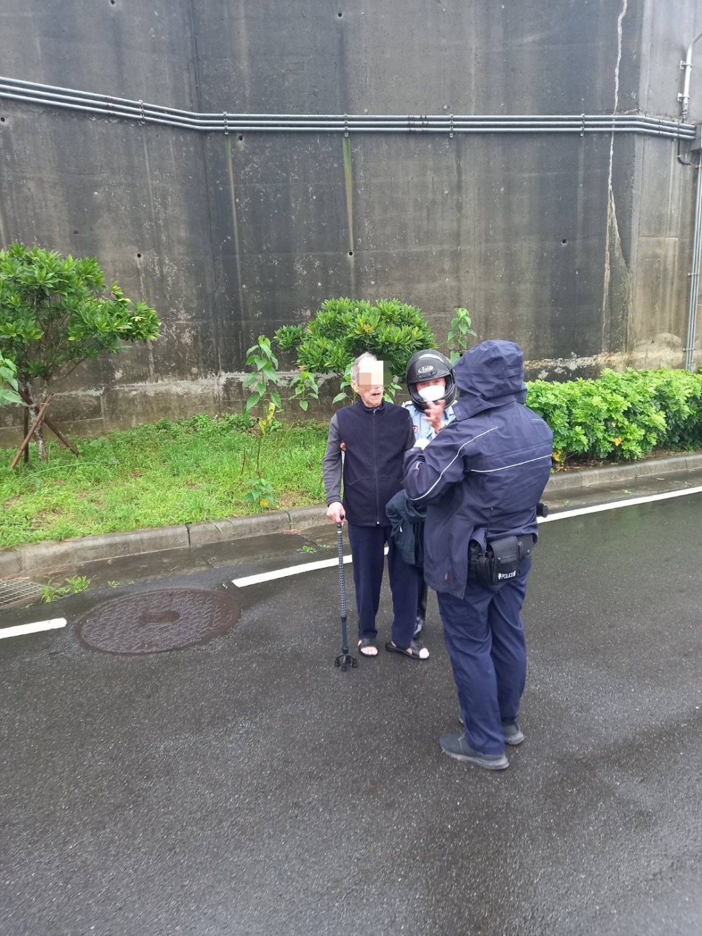 楊梅老翁迷途只懂客家話 副所長溝通無礙助返家 wp 1653792561930