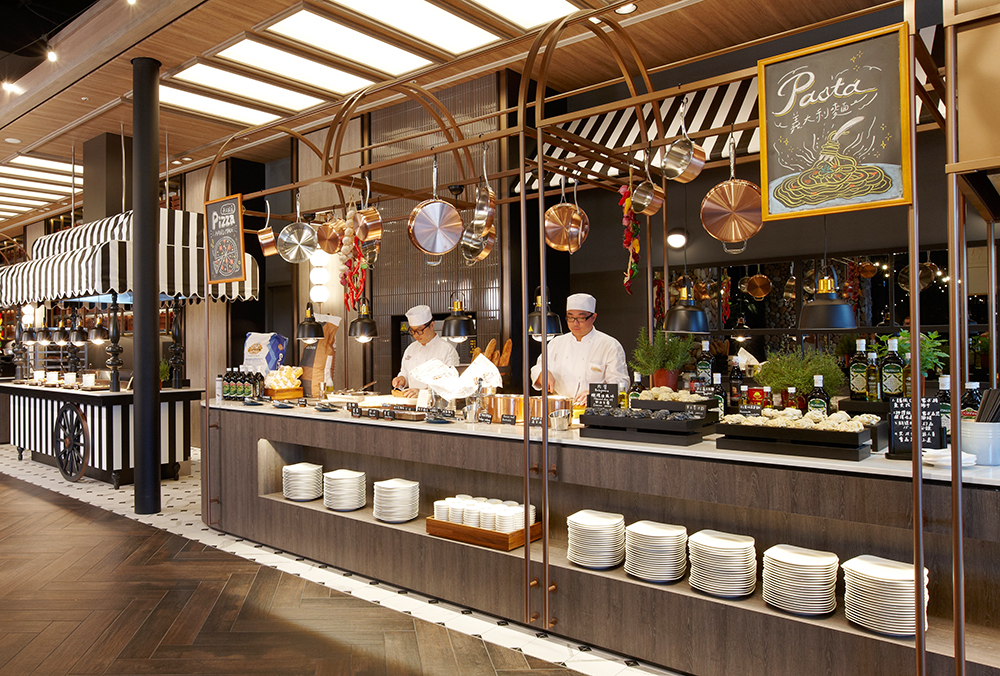 【Blu Night宿海奇遇】將在Cozzi Market逸‧市集用餐，萬國美食無限量供應