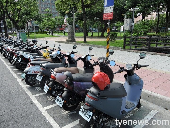 電動機車汰舊換新 桃園市最高補助19000元 中壢圖書館