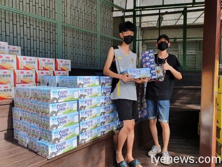 在臺僑生無法實習頓失收入 永平工商募集物資助度過難關 企業捐贈物資給僑生 210618 0