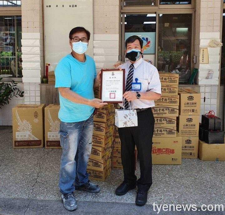在臺僑生無法實習頓失收入 永平工商募集物資助度過難關 企業捐贈物資給僑生 210618 2