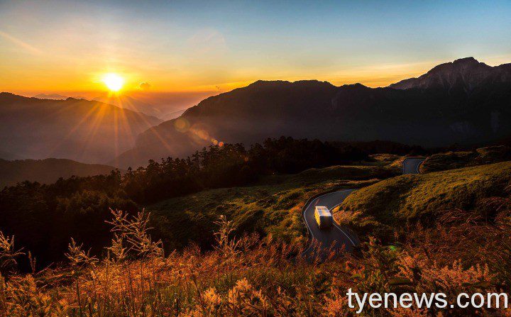可樂旅遊讓國旅券更划算!優惠行程讓你「一券玩全台」 合歡山浪漫夕陽 可樂旅遊提供