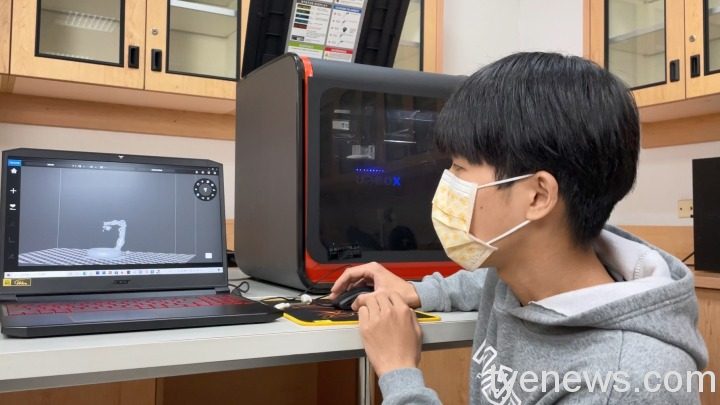 長庚大學校園開箱日 3/12一窺5星級宿舍樣貌 圖2 工設系 3D列印