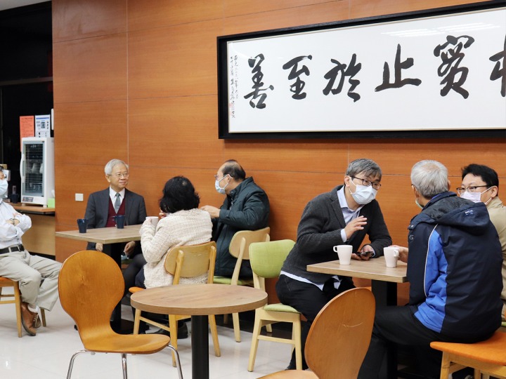 長庚大學講堂休息「驛站」教師跨領域互動激盪新火花 圖4 2 2