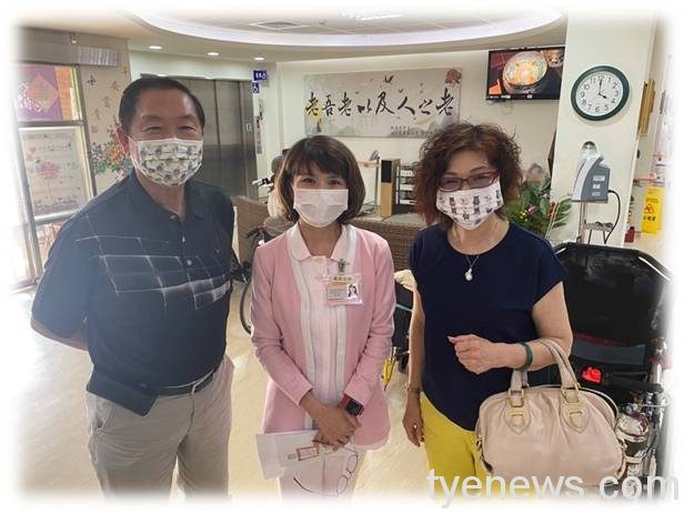 「桃榮附設松柏園護理之家」獲捐79張電動床 住民開心試用 圖片2 2