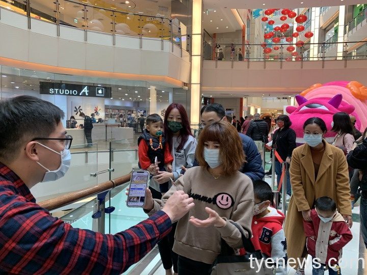 報復性消費!大江購物中心22家主題餐廳 21分鐘全數客滿 大江免費送紫南宮發財金