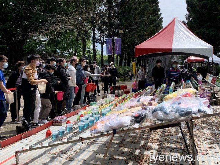 元智大學兒童節公益市集 夜市小遊戲重返童心 套圈圈好熱門