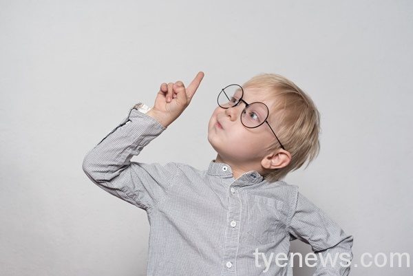 家中有國小以下孩童者 即日起郵局也能領防疫金 小孩5679457