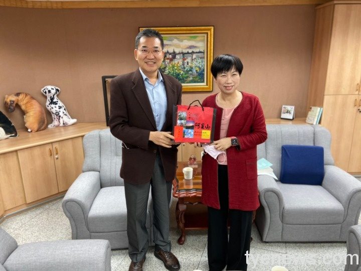 桃園市榮服處拜會健保署 洽談強化連結有感服務 拜會健保局組長 210224 0