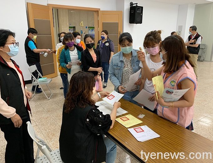 新住民模擬領取選票 新住民模擬領取選票