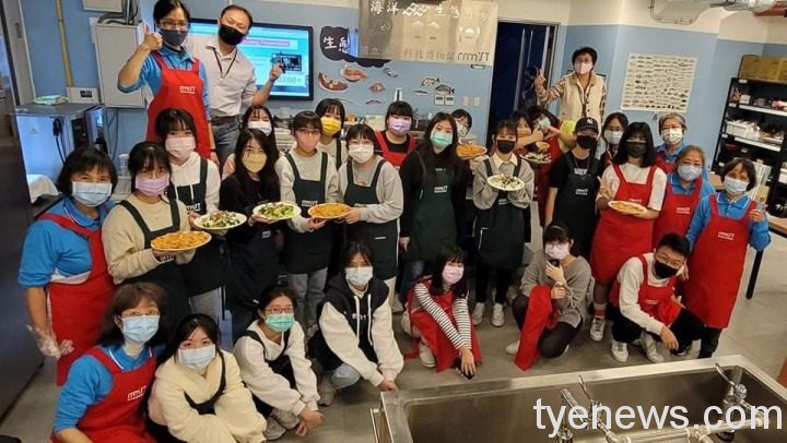 最後端著傑作大合照 最後端著傑作大合照