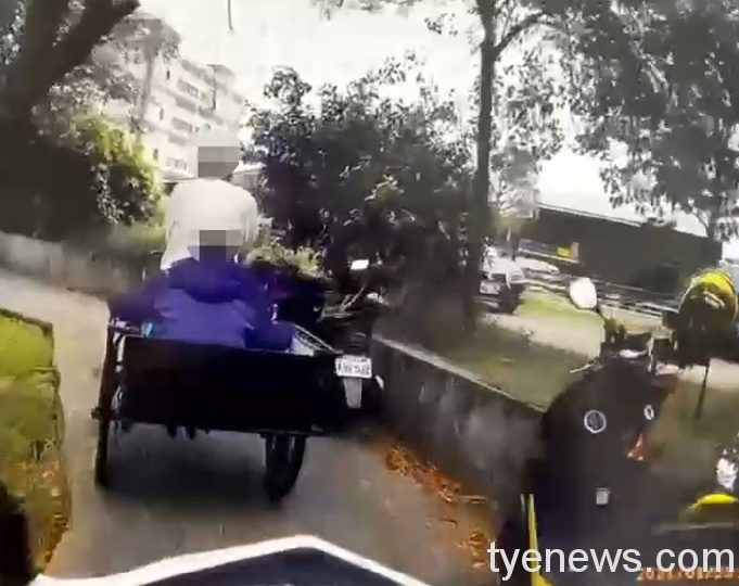 【有片】三輪車翁載赤腳迷路的他兜風 到南崁派出所求助 未命名 1 11 2