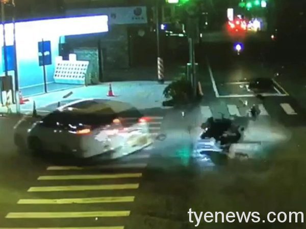 嫌犯逃避追緝駕車火速逃逸 闖紅燈撞傷無辜騎士。圖:警方提供 嫌犯逃避追緝駕車火速逃逸 闖紅燈撞傷無辜騎士。圖:警方提供