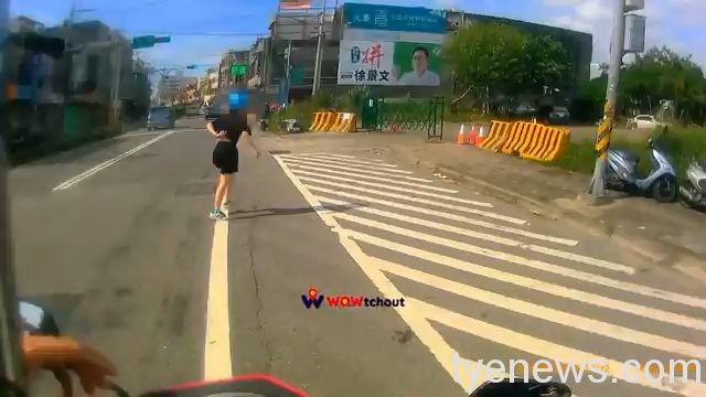 【有片】疑後方駕駛急超車 女騎士遭撞地上翻滾多圈 未命名.png3