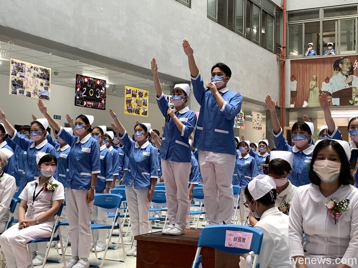 國際護師節前夕 新生醫專為780護生加冠 桃園電子報 宣示
