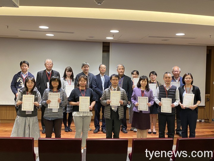 中央大學與聯新國際聯合研發中心成發會 展示豐碩成果 照片二 15
