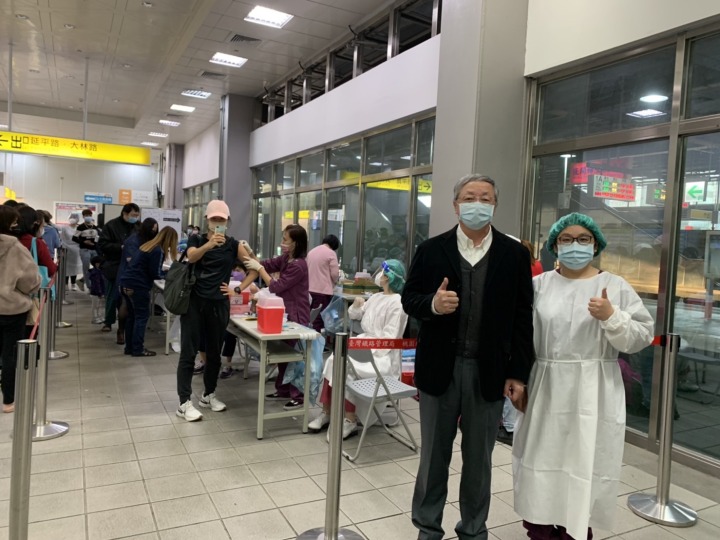 北榮桃分院疫苗快打任務 快速提升民眾保護力 疫苗快打 火車站1