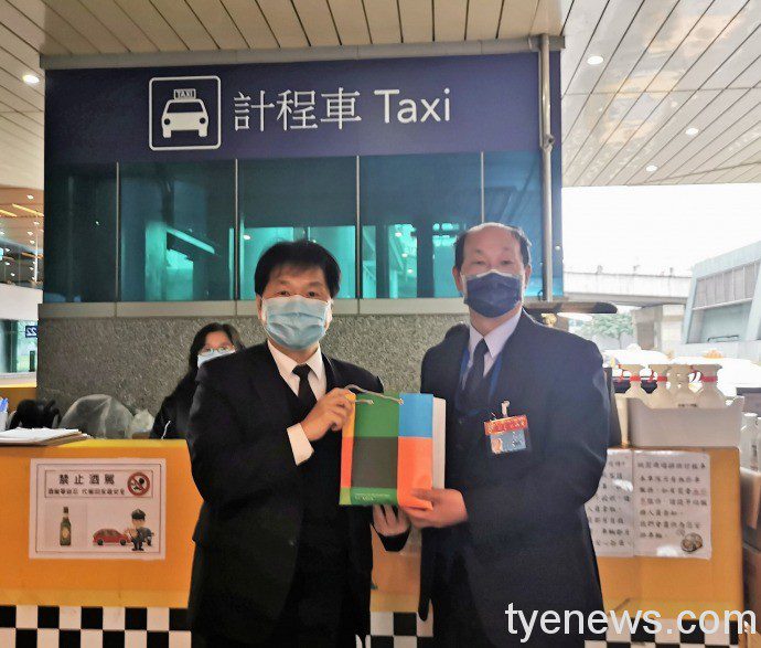 視察桃機祁文中:勉勵團隊共同守護國門 祁文中次長致贈禮盒慰勞第一線工作人員