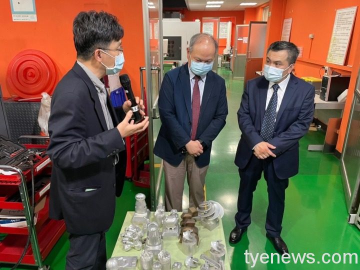 越南駐台代表參訪龍華科大 勉勵越生精進專業能力 越南駐台代表武進勇參訪龍華科大 鼓勵越生精進專業能力 1