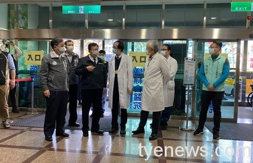 敏盛醫院慰勉防疫人員辛勞 鄭文燦:感謝守護市民健康 鄭市長至敏盛綜合醫院慰勉防疫人員1