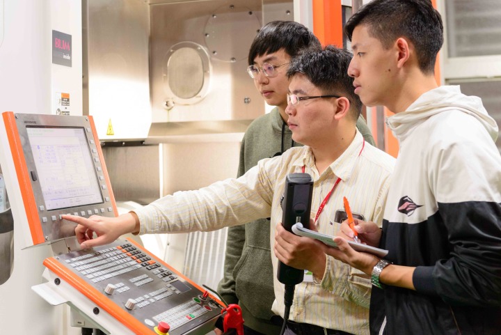 龍華科大宣布教職員全面調薪 凍漲111學年度學雜費 龍華科大宣布全面調薪5 凍漲111學年度學雜費 3