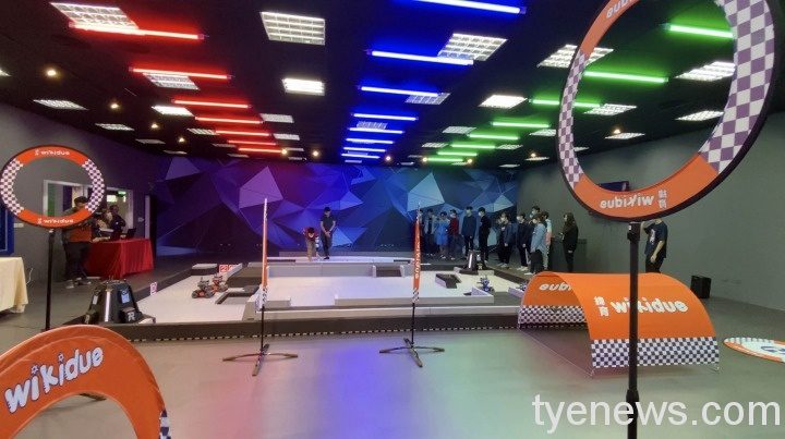 龍華科大數位內容中心全新場域_情境教育啟發創意跨域學習-3 龍華科大數位內容中心全新場域_情境教育啟發創意跨域學習-3