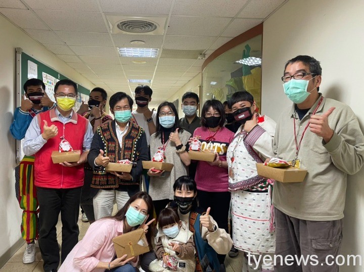 龍華科大辦理校園族服日 原民學生聖誕報佳音 龍華科大校園族服日、聖誕報佳音 3
