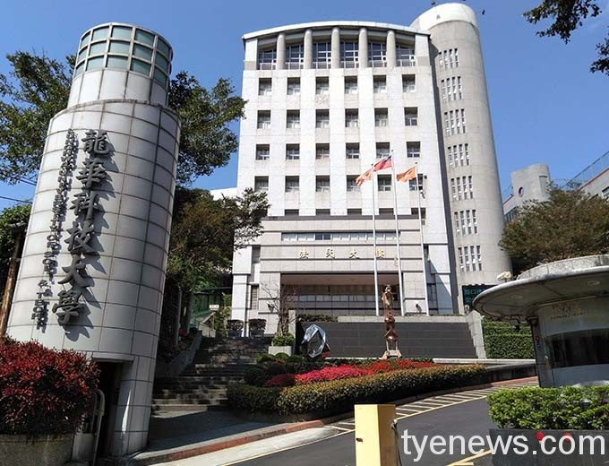 2021企業最愛大學生「龍華」登私立科大第一名 龍華科大辦學績效卓越 再度蟬聯企業最愛大學生全國私立科大第一 1 1