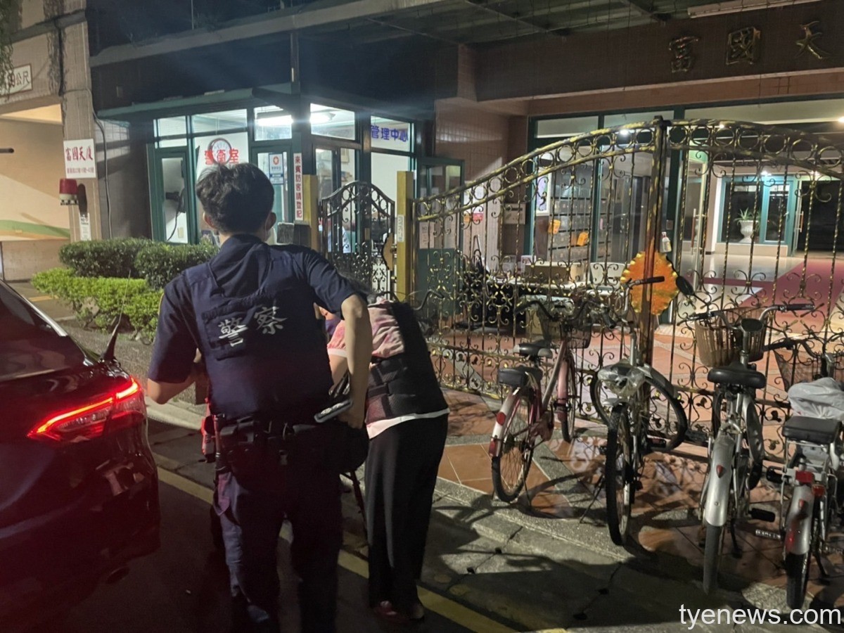 7旬婦深夜獨自徘徊 龜山警護送返家化解迷途驚魂 S 18636971