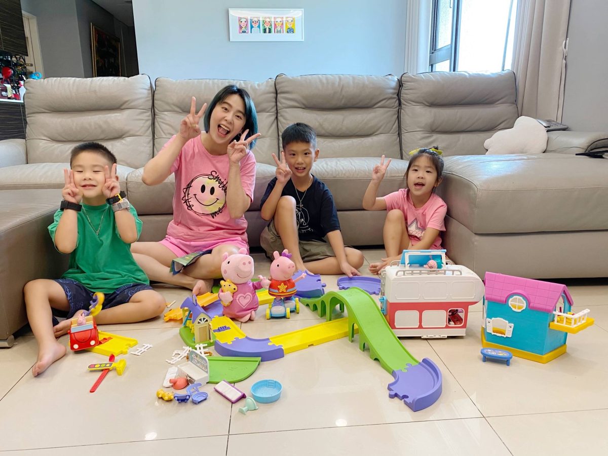 風靡全球粉紅豬小妹 黃小柔一家也難擋魅力