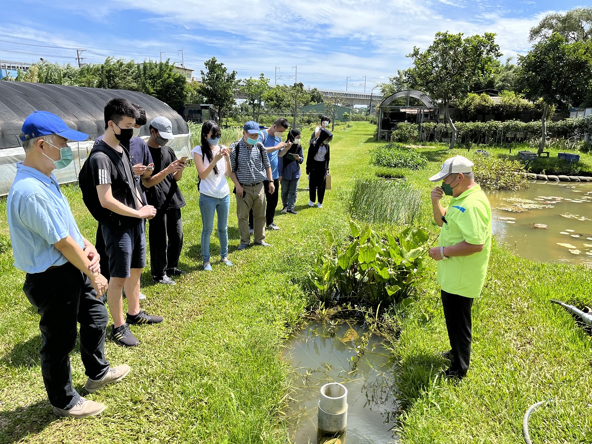 圖7 中原大學未來將與生態農場合作，將物聯網模擬成果在埤塘生態環境中實作