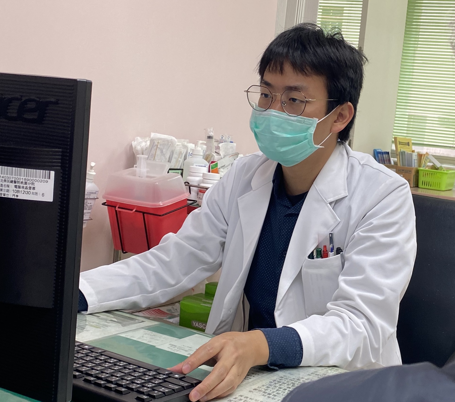 選傳統疝氣手術還是內視鏡微創?北榮桃分院教你比較優缺點 王聖宇醫師看診照片2