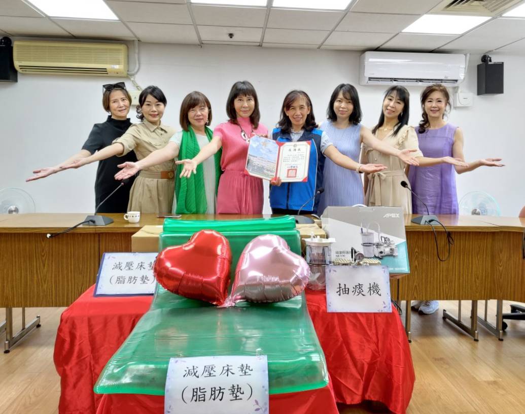 善美芯公益天使團送暖 捐贈八德榮家抽痰機、脂肪墊 - 台北郵報 | The Taipei Post