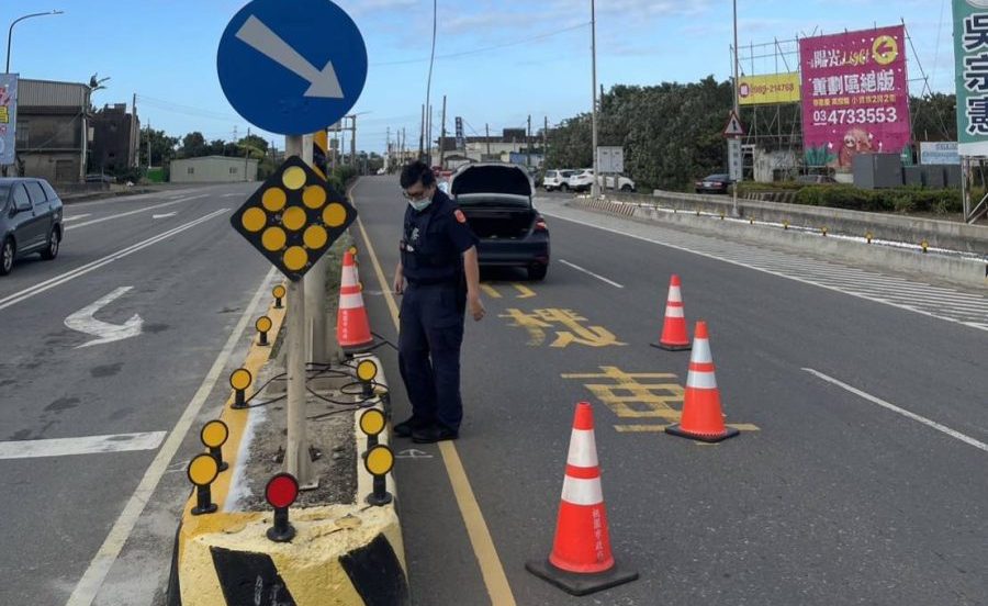 上班尖峰電線掉落馬路 觀音警到場指揮交通