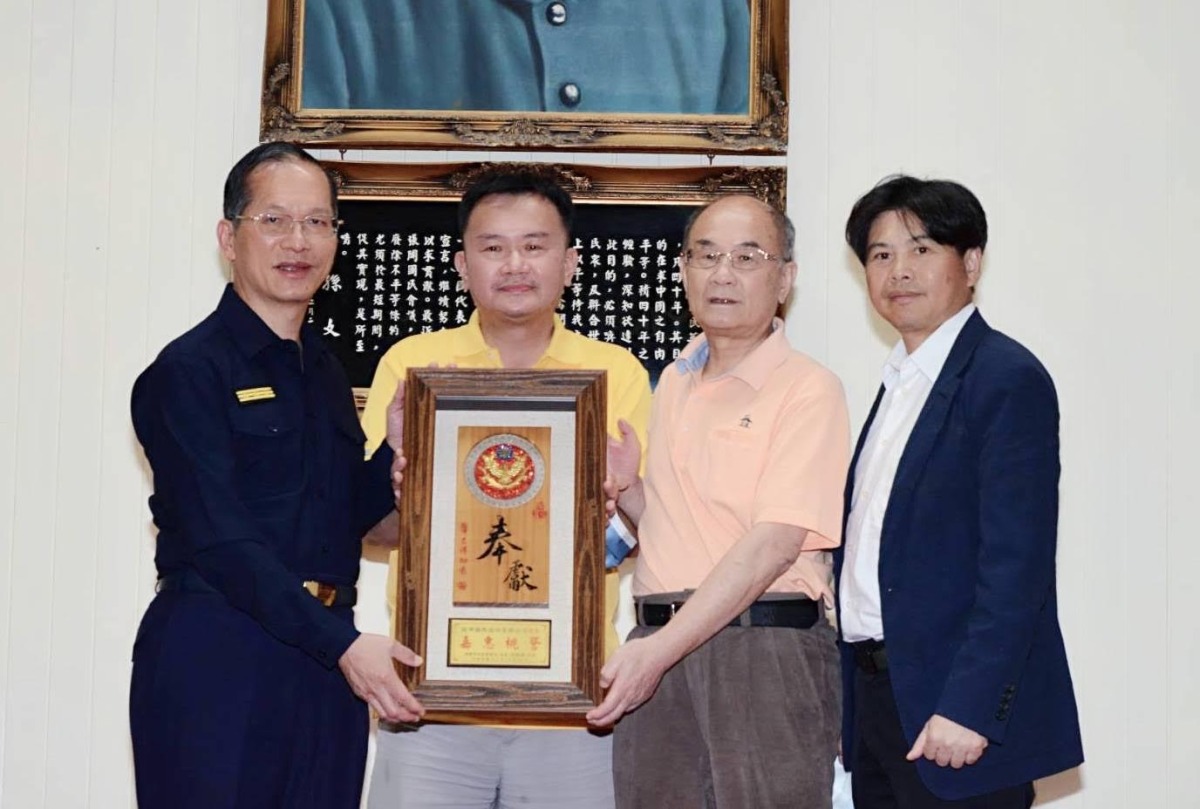 鎵興公司贈慰問金 做桃警最強後盾 62AC2D82 CEFC 4012 914D F67E9A3C58FC