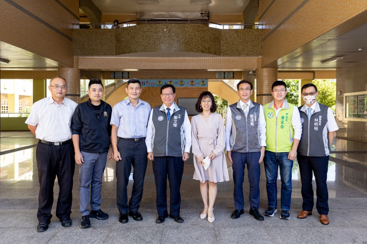 經國國中增設高中部 鄭運鵬:全力協助 LINE ALBUM 2022.10.26 經國國中視察 221026