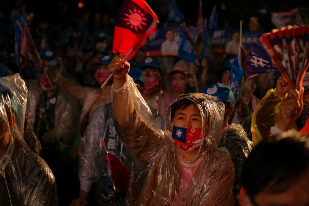 風雨無阻!張善政北區競總造勢 近2萬人力挺終結民進黨豆腐渣工程 張善政北區競總成立 221022 2