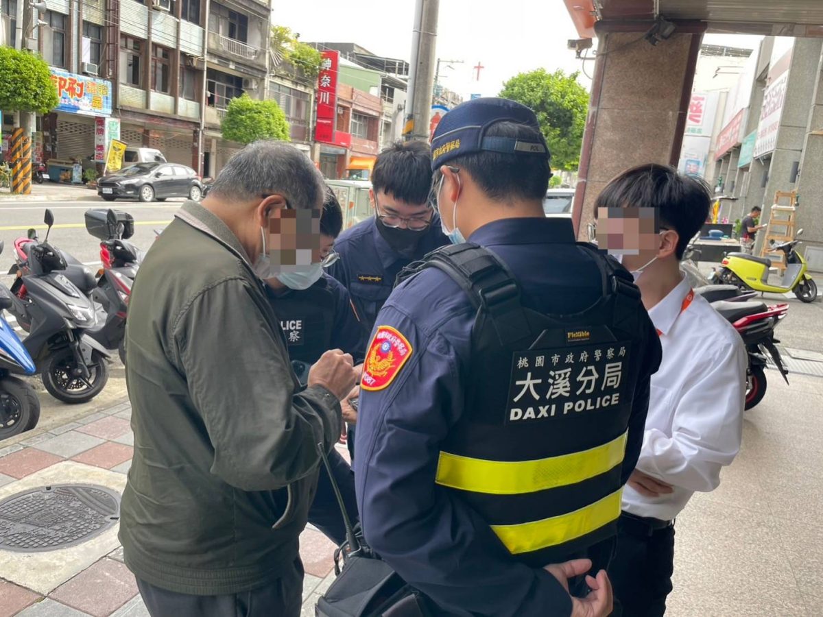 7旬翁險痛失40萬老本 大溪警銀聯手阻詐 161281 scaled