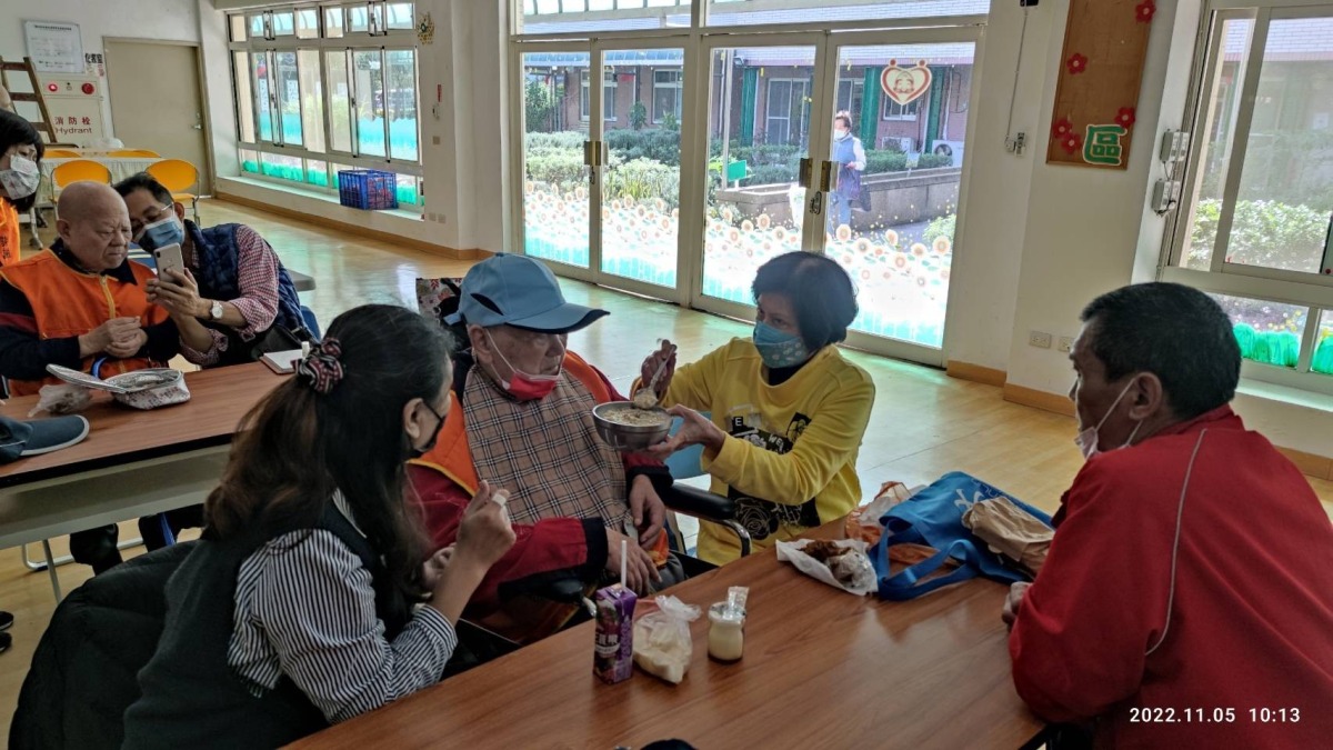 桃園榮家舉辦家屬座談會 探望長輩促進相互交流 1667827608170