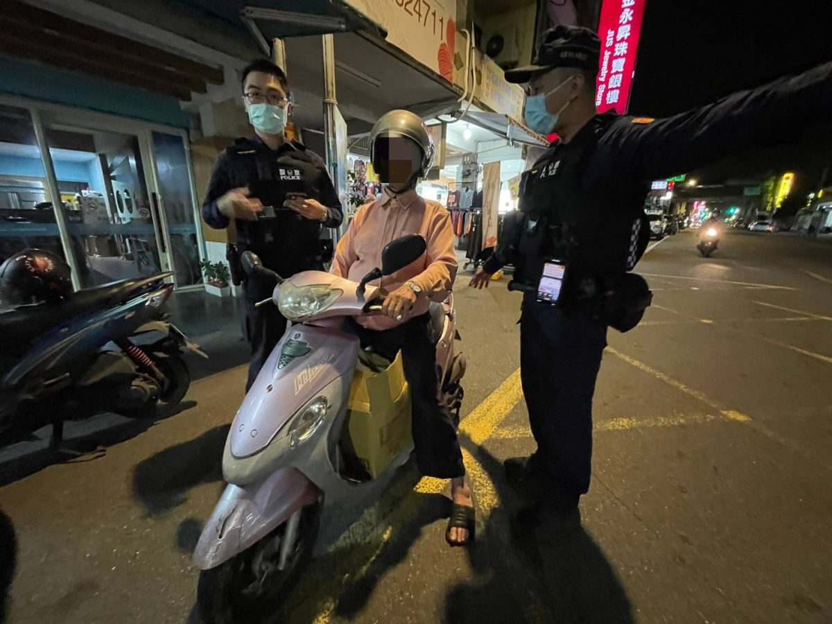 9旬翁外出購物迷途3小時 觀音警靠這個查身分 201202 scaled