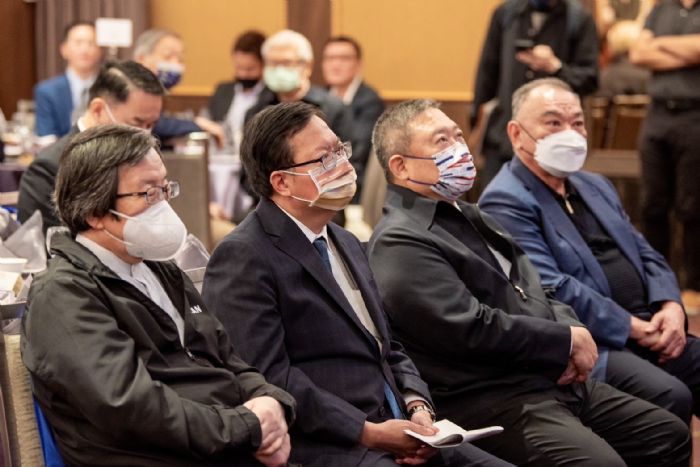 鄭文燦接任足協理事長 盼台灣足球運動職業化 20221108170830683