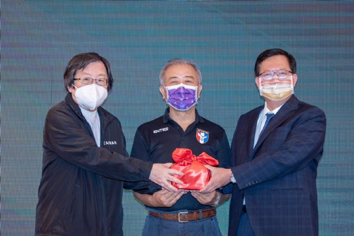 鄭文燦接任足協理事長 盼台灣足球運動職業化 20221108170831302
