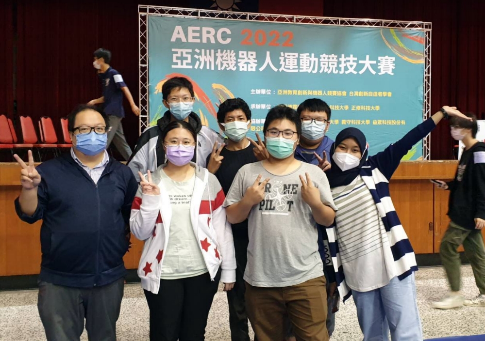 AERC亞洲機器人大賽得獎揭曉 龍華科大印尼生、台生組隊創佳績 AERC 2022亞洲機器人大賽 龍華科大電子系外籍生表現優 4