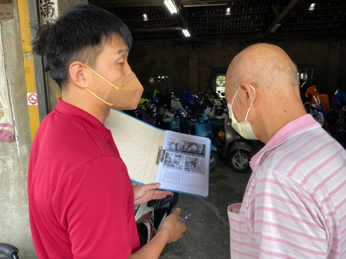 中壢消防宣導電動自行車用電安全 降低災害減少人員傷亡 LINE ALBUM 1111008電動機車充電宣導 221107 4