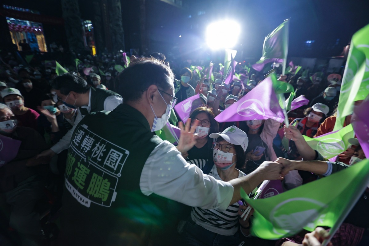 鄭運鵬拜票行程不停歇 合體蘇巧慧衝人氣 LINE ALBUM 2022 1.11.03興國市場、楊梅掃街、後援會成立大會 221104
