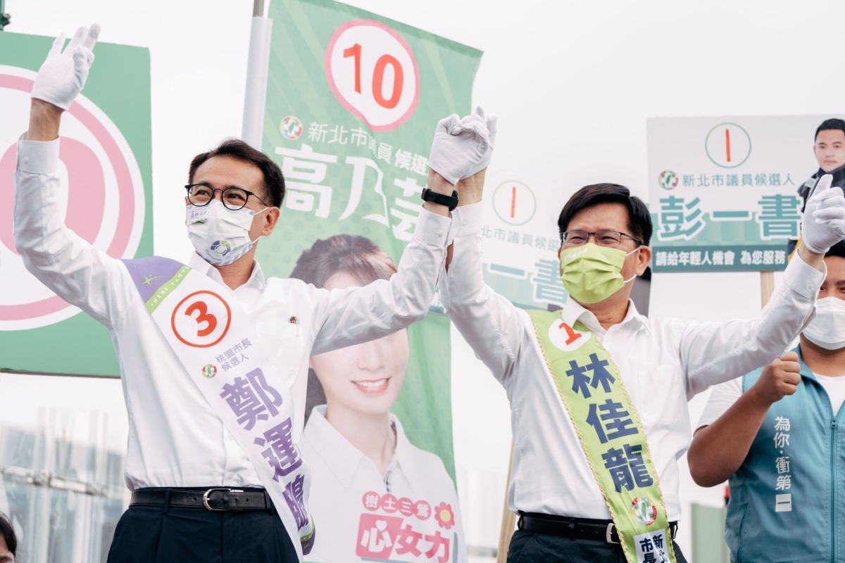 鄭運鵬、林佳龍談1200首都通月票 林:當交通部長時已有討論 LINE ALBUM 2022 1.11.17 龍來運轉站路口 221117