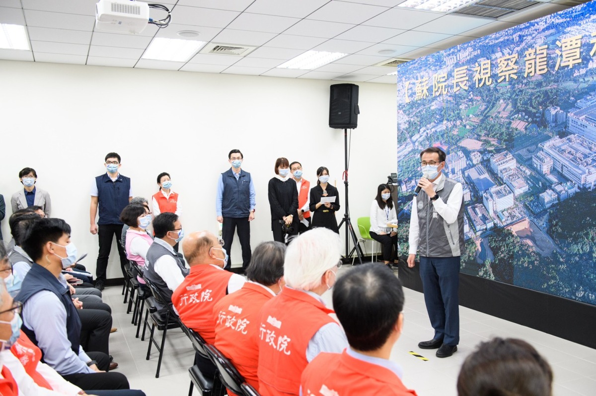 台積電計畫落腳龍潭 鄭運鵬:我當市長這幾年就能完成 LINE ALBUM 2022 1.11.3.陪同蘇院長視察龍潭科學園區 221103