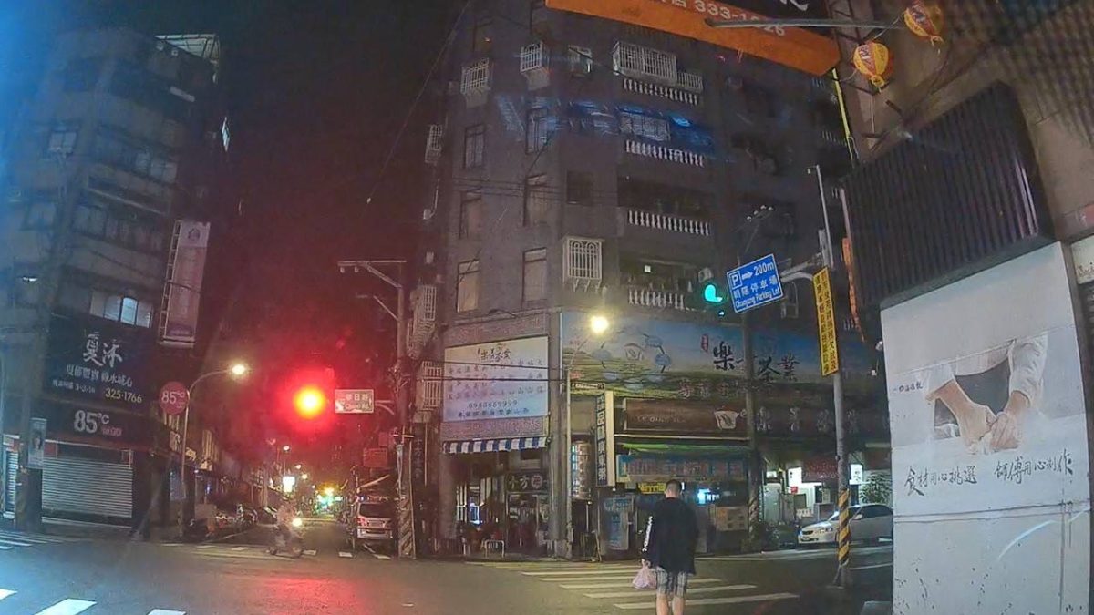 【有片】趕打牌酒駕闖紅燈 騎士酒測超標辯「只喝一瓶啤酒」 S 112369667 scaled